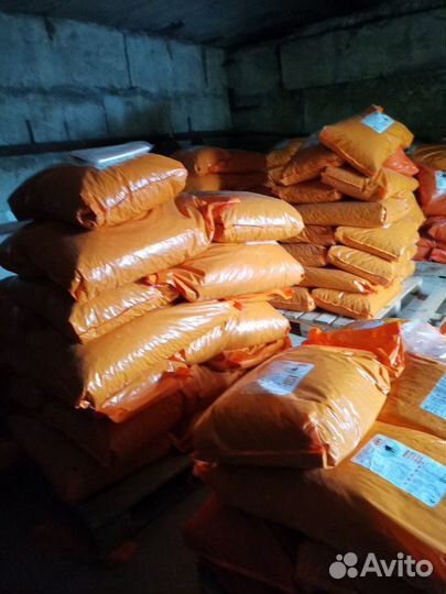 Корм для собак и кошек