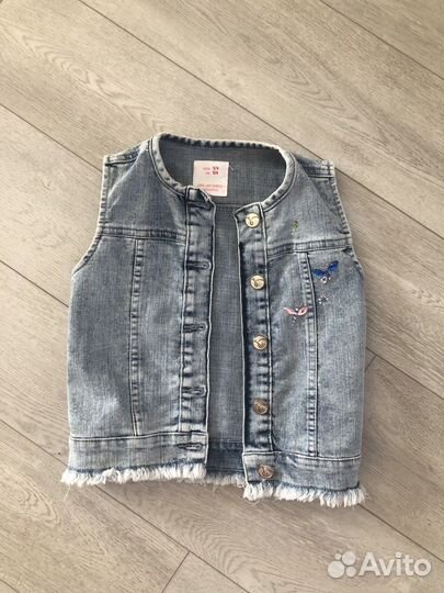 Джинсовая жилетка для девочки