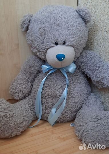 Большой плюшевый мишка