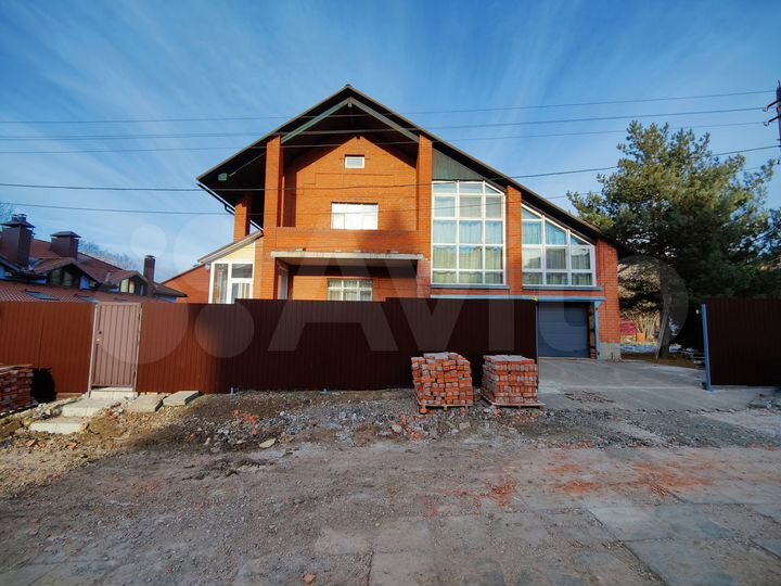 Дом 273,6 м² на участке 7 сот.