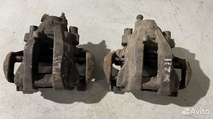 Суппорта задние Mercedes Benz W211