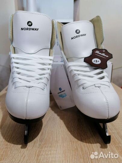 Фигурные коньки Nordway (новые)