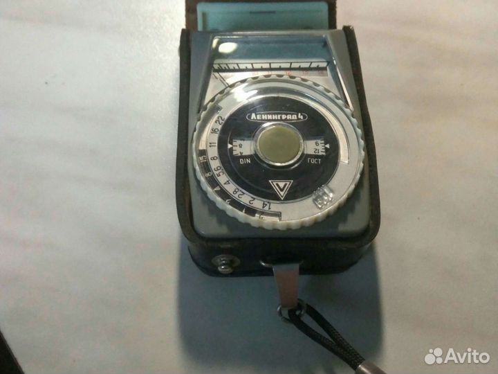 Фотоэкспонометр в отличном состоянии в кожаном чех