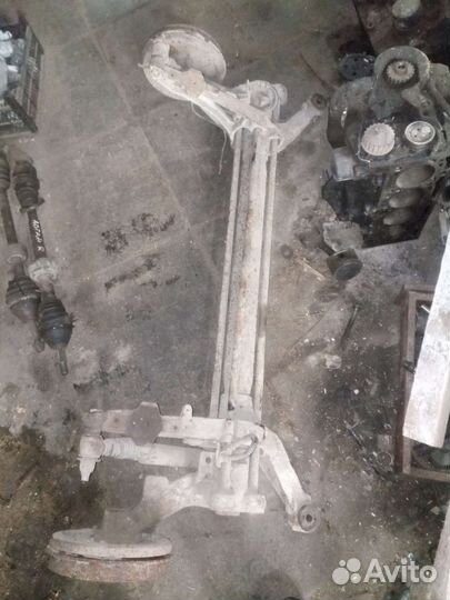 Задняя балка на Пежо 405