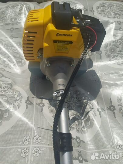 Триммер бензиновый Champion T528S-2