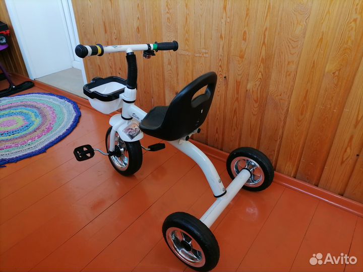 Трехколесный велосипед