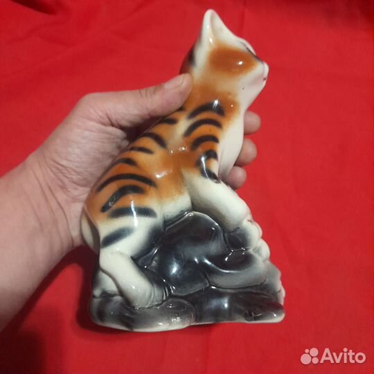 Фарфоровая статуэтка котята