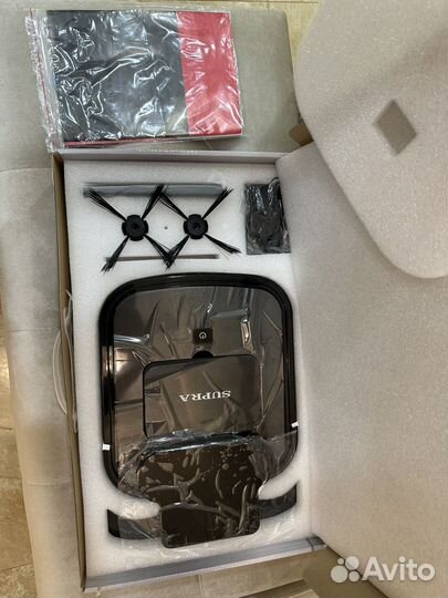 Робот пылесос в коробке