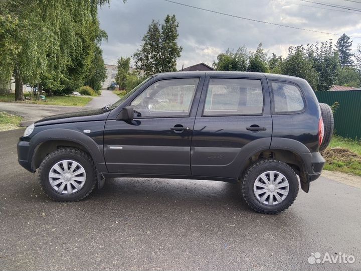 Chevrolet Niva, 2011