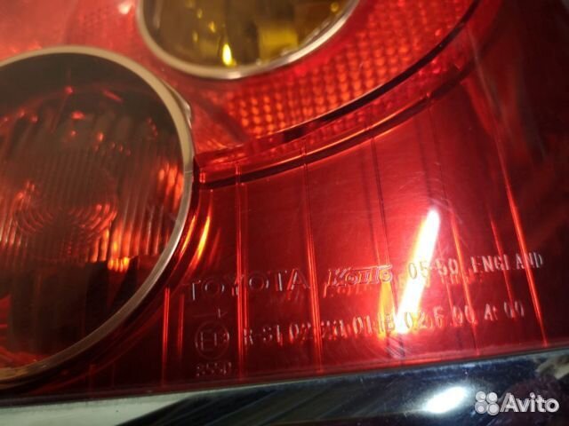 Задний фонарь toyota avensis