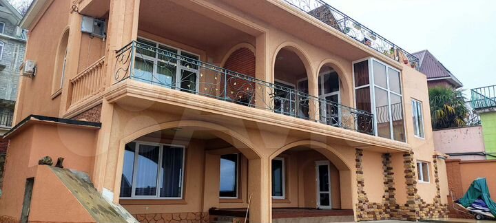 3-к. квартира, 106 м², 1/3 эт.