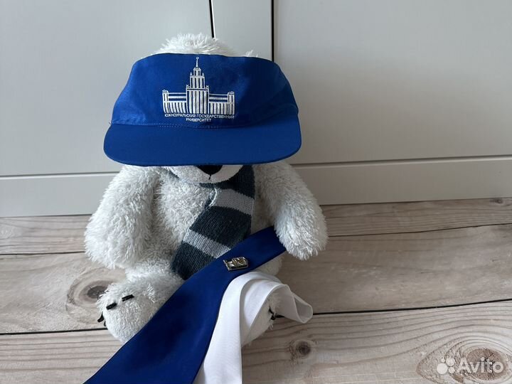 Козырёк значок галстук юургу университет