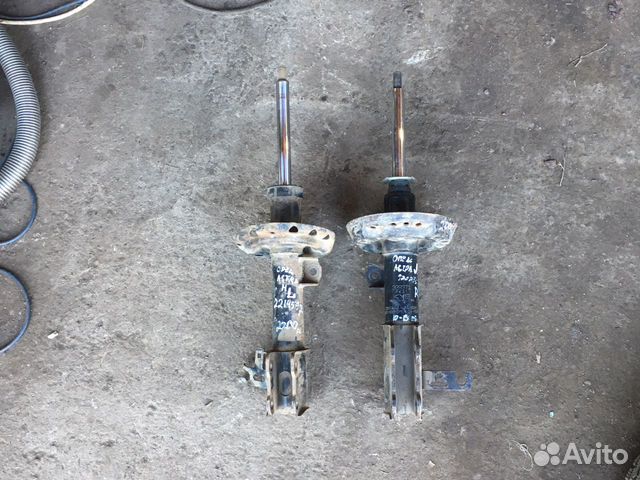 Амортизатор передний Опель Астра