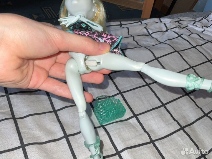 Кукла Монстер Хай Лагуна Блю скулз аут