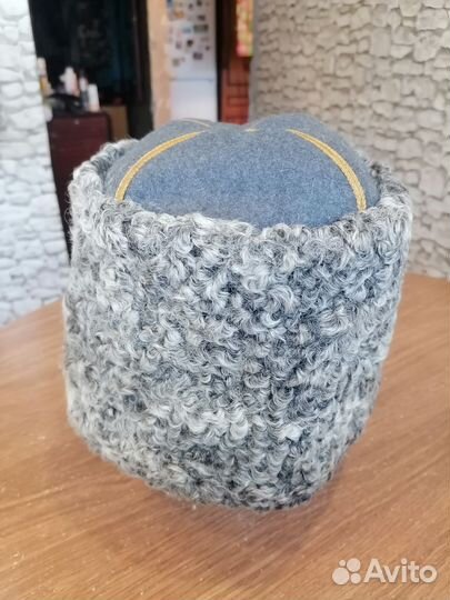 Папаха с золотой тесьмой и воротник