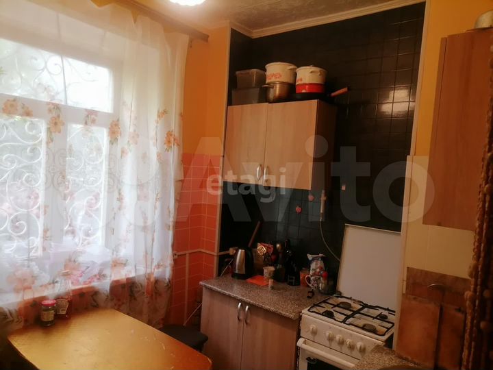 4-к. квартира, 58 м², 1/3 эт.