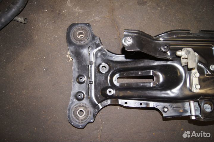 Подрамник балка задний toyota camry v40