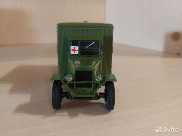 Зис-44 Санитарка (1:43)