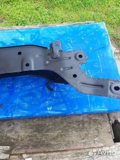 Задняя балка Ниссан Авенир