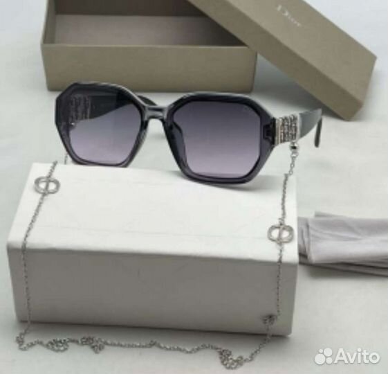 Солнцезащитные очки женские