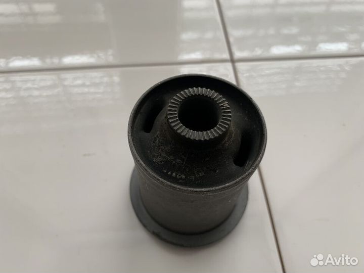 Сайлентблок заднего рычага Toyota Hiace H100 95-05