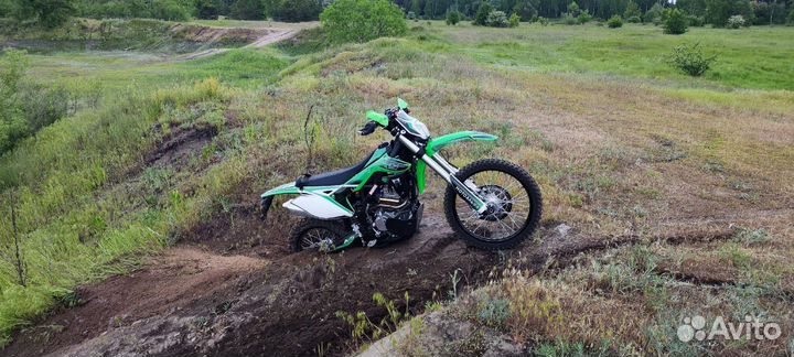 Мотоцикл Эндуро 250 куб.вод.охл