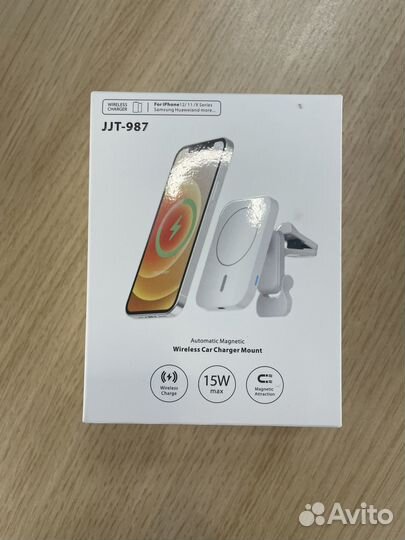 Беспроводная зарядка в авто