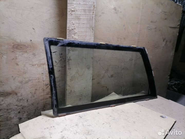 Стекло боковое Sprinter Carib AE90