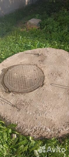 Люк с бетонной крышкой