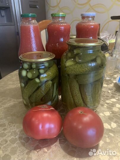 Сок томатный,огурцы марин.,томаты вяленые,марин
