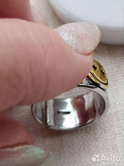 Кольцо со смайликом безразмерное-серебрение 925 пр