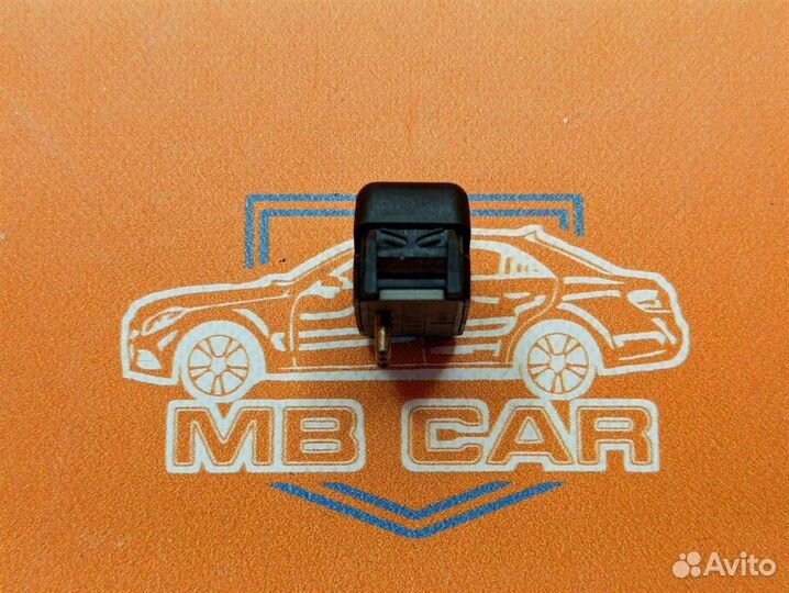 Кнопка w124 E-class 102.982