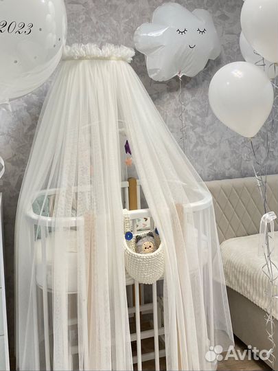 Кроватка для новорожденных с маятником