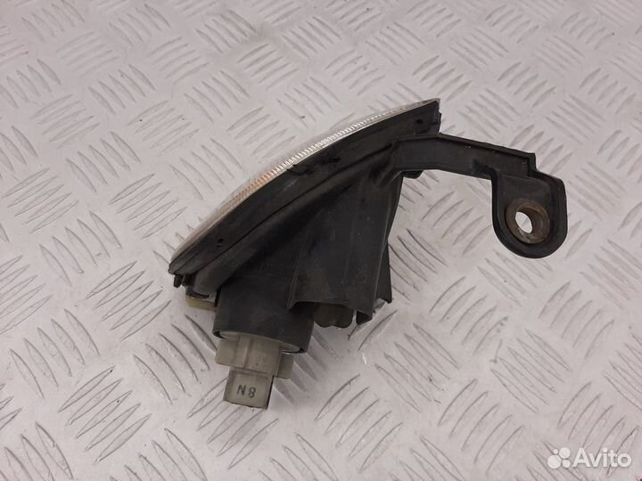 Поворотник левый Suzuki Baleno 1999 3641060B11