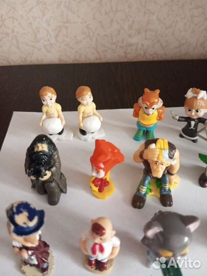 Игрушки Киндер разных лет