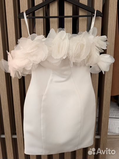 Белое свадебное платье