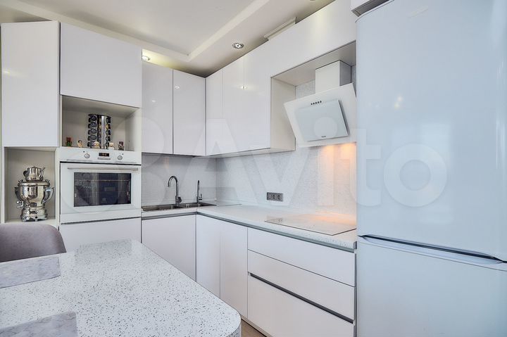 4-к. квартира, 125 м², 14/16 эт.