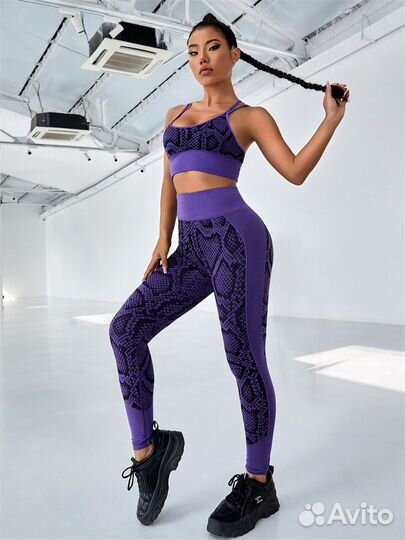 Костюм для фитнеса бесшовный
