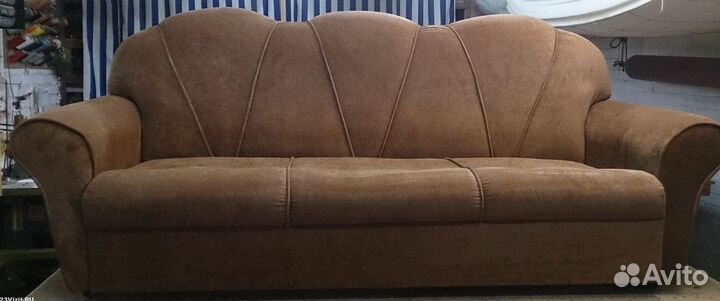 Перетяжка и замена обивки диванов из шеннила