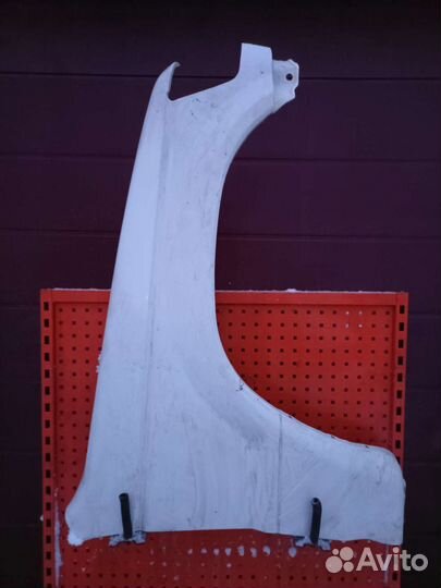 Крыло правое Mitsubishi pajero 2