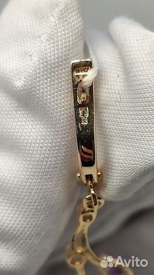 Золотые серьги с камнем