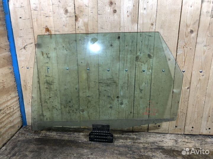 Стекло задней левой двери Audi A4 B6, A4 B7