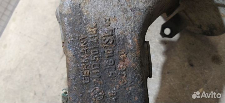 Кулак поворотный задний правый Volkswagen Sharan