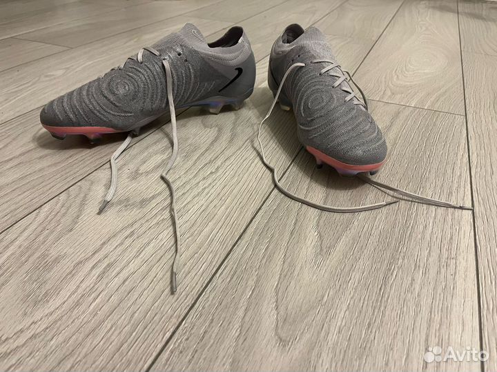 Футбольные бутсы nike