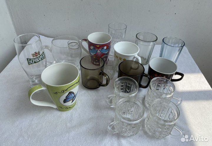 Кружки, стаканы, ложки, вилки, ножи