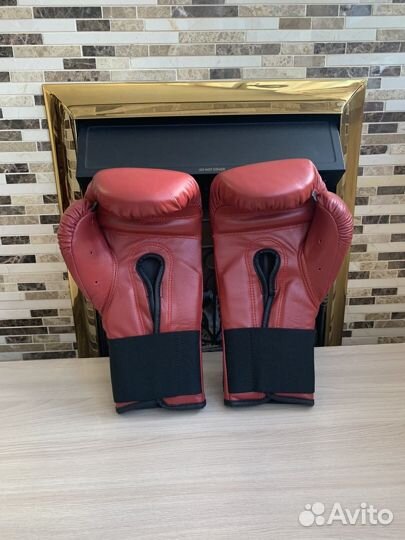 Боксерские перчатки everlast 14 oz