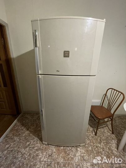 Холодильник Sharp sj 69m be