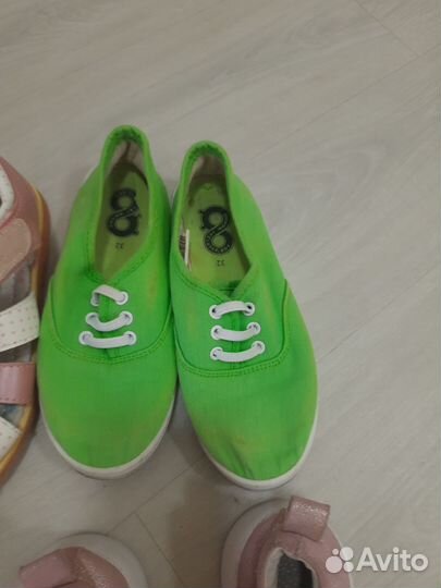 Обувь для девочки пакетом 32