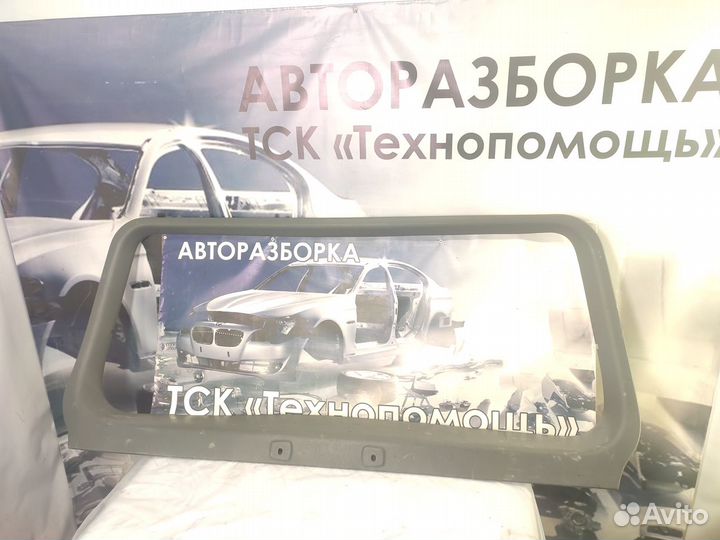 Пластик пятой двери Mitsubishi Pajero 2
