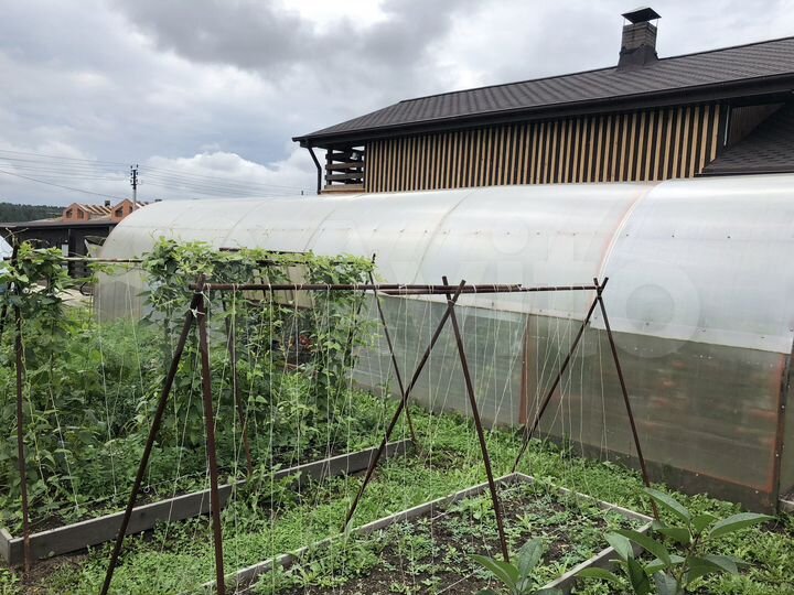 Коттедж 385 м² на участке 10 сот.